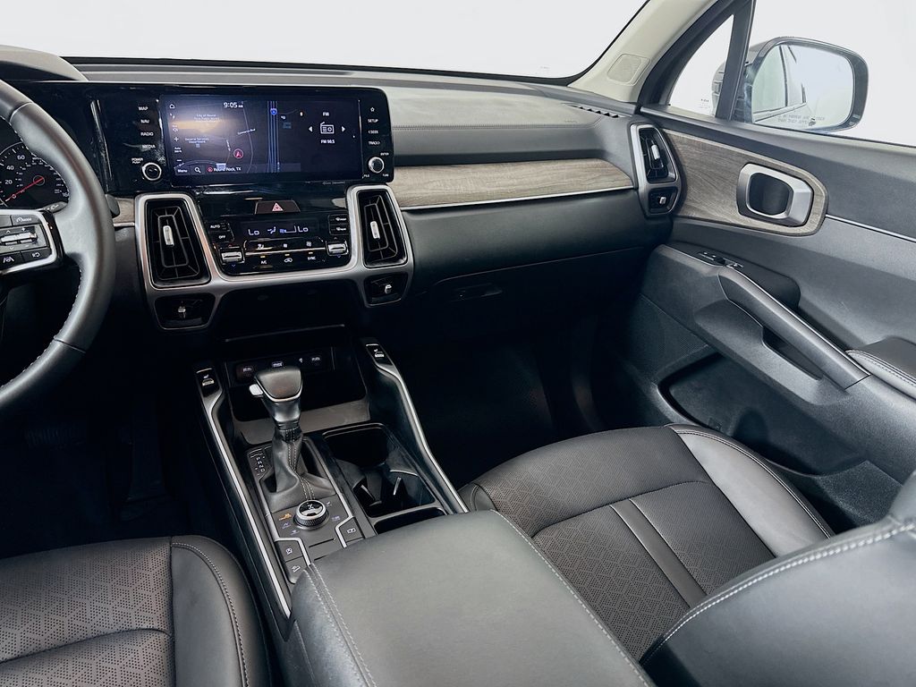 Thumbnail: 2023 Kia Sorento - 23