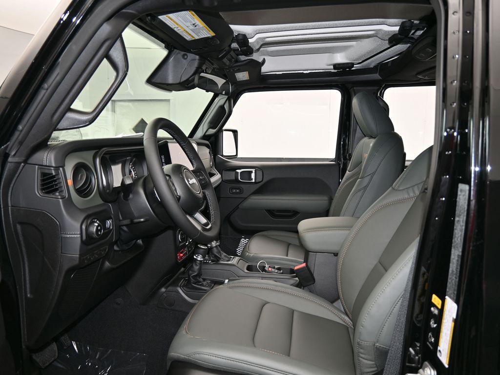 New 2026 Black Clearcoat Jeep Mojave image 11