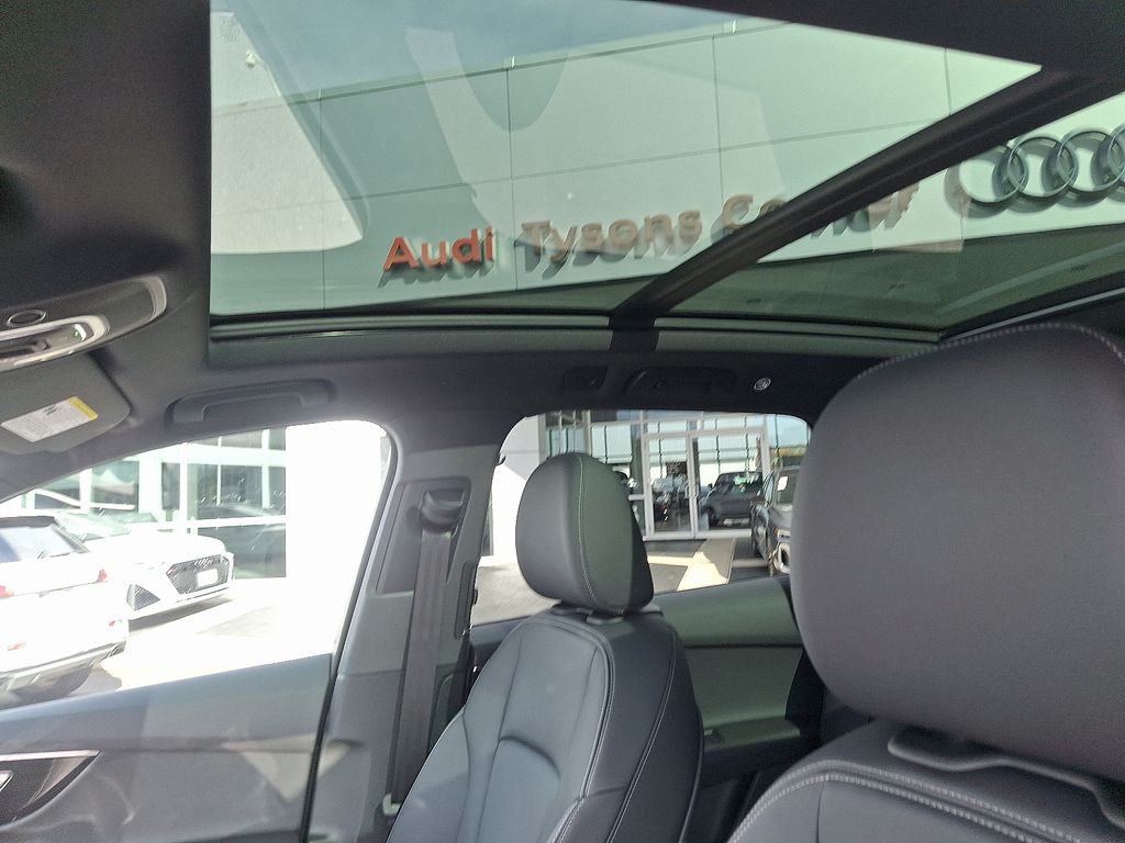 Thumbnail: 2026 Audi Q7 - 11