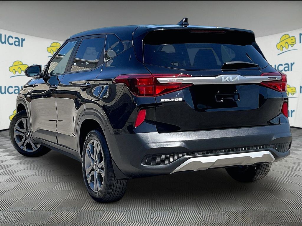 2023 Kia Seltos — photo 4