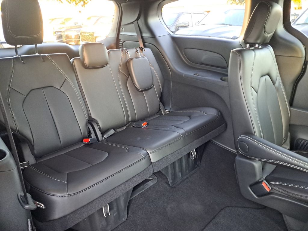 New Car 2025 Chrysler Pacifica  For Sale Under $40,000 In Austin, Texas