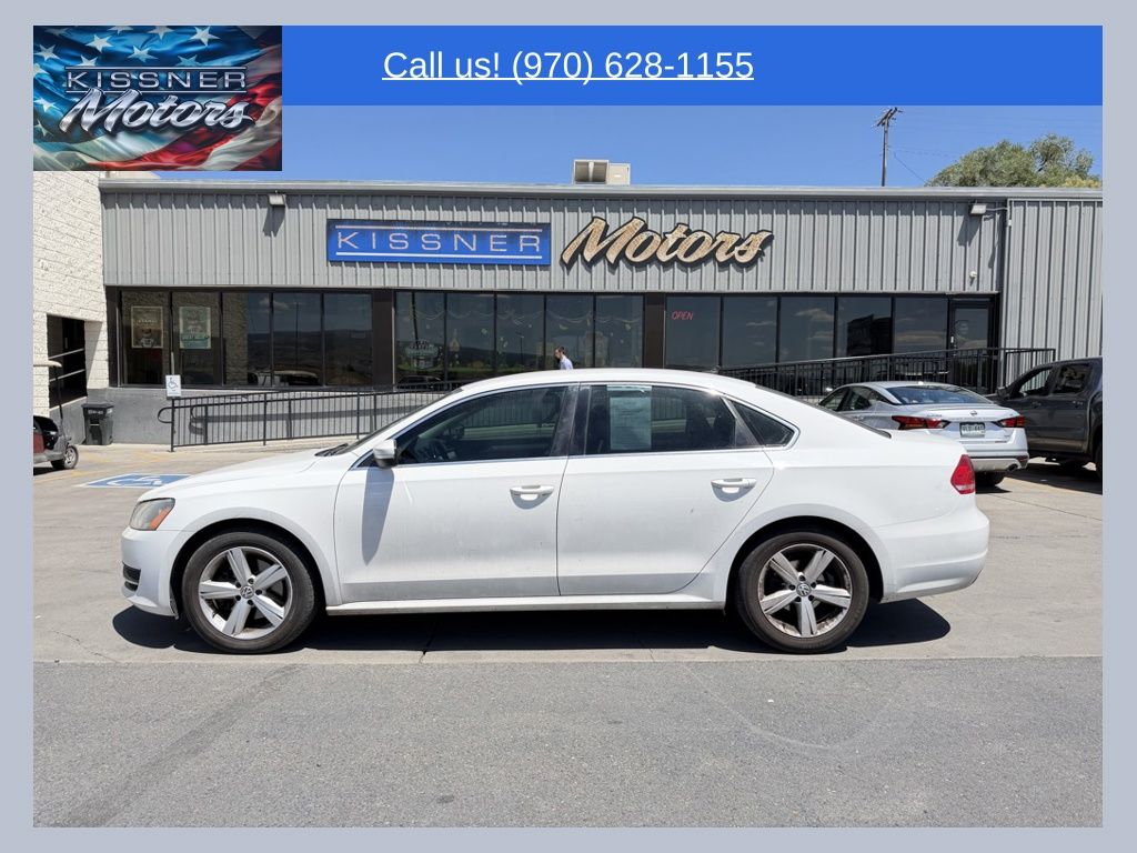 Candy White 2013 Volkswagen Passat SE Sedan Front-Wheel Drive 6-Speed Automatic