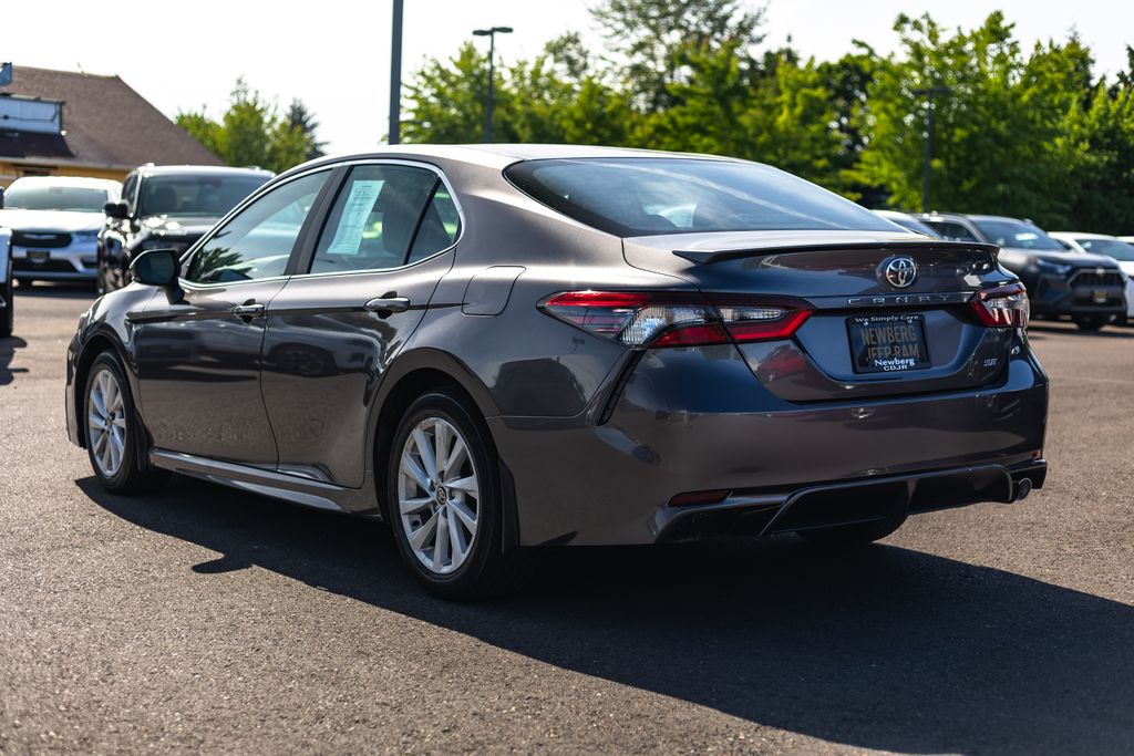 2024 Toyota Camry SE Nightshade thumbnail 9