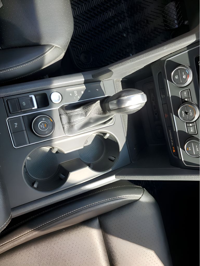 Used Car 2021 Volkswagen Atlas  3.6l V6 Se W/technology For Sale Under $25,000 In Austin, Texas