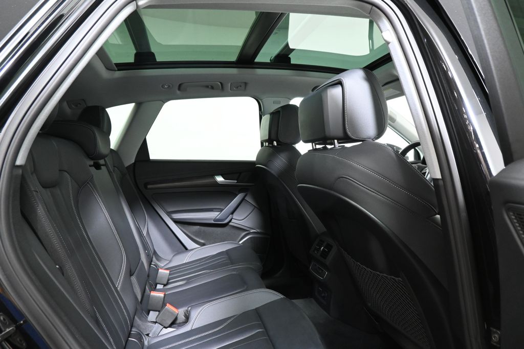 Thumbnail: 2025 Audi Q5 - 25