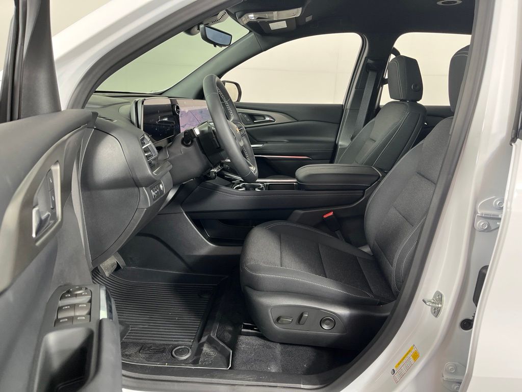 Thumbnail: 2026 Chevrolet Traverse - 27