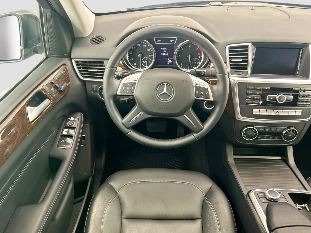 Thumbnail: 2012 Mercedes-Benz M-Class - 10