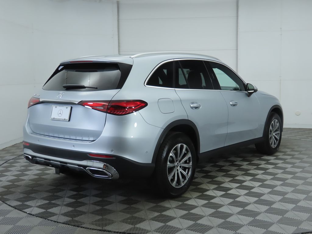 2025 Mercedes-Benz GLC 300 5