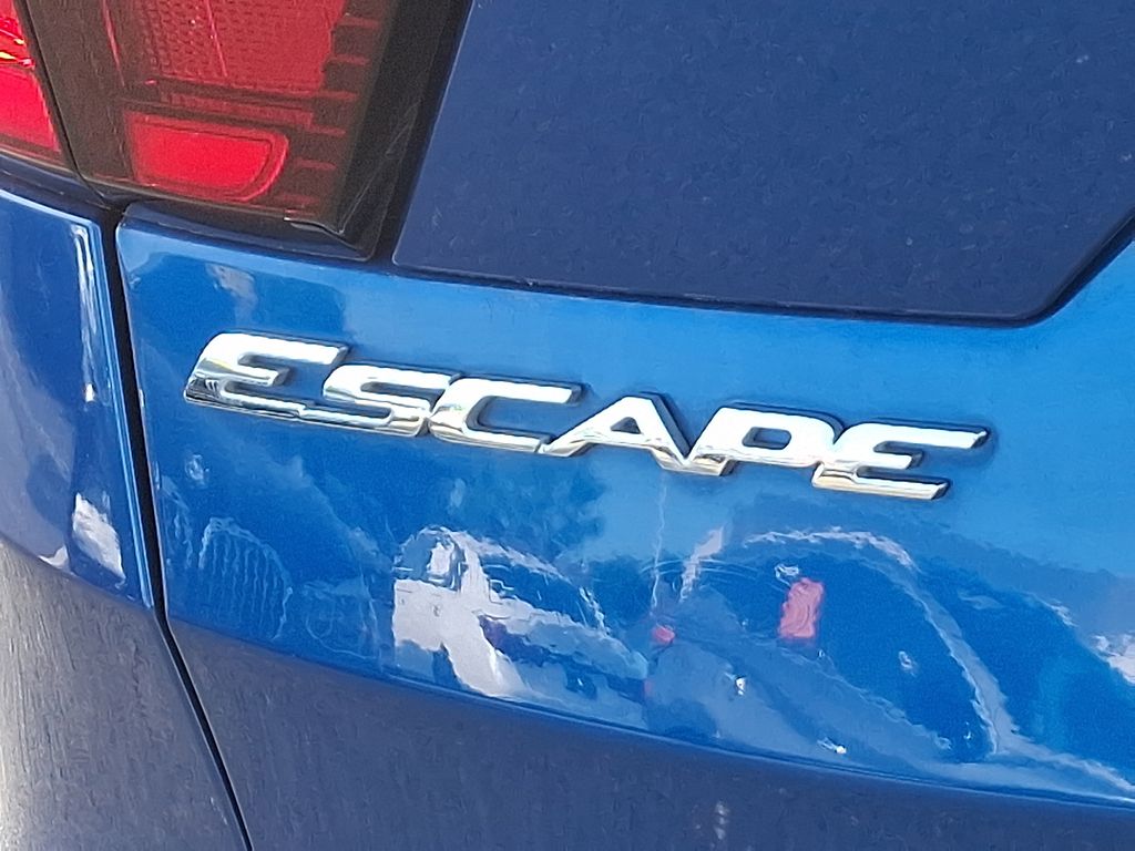 2019 Ford Escape SEL 32