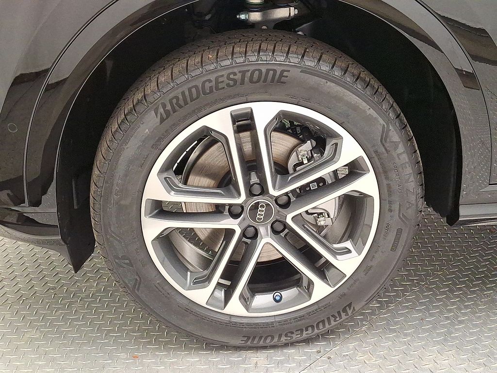 Thumbnail: 2025 Audi Q5 - 5