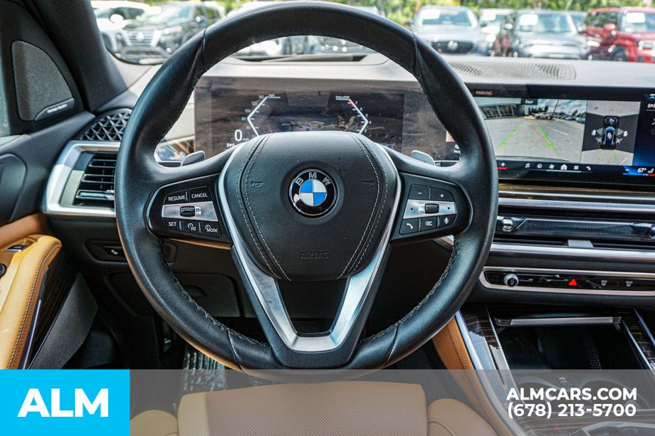 Used 2026 Black BMW sDrive40i image 28