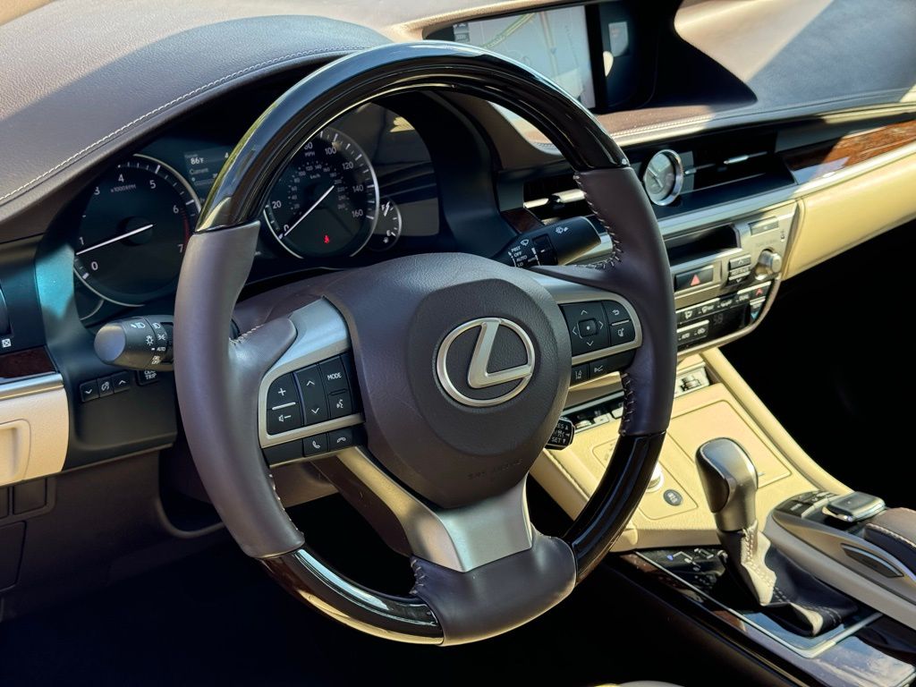 2017 Lexus ES 350 17