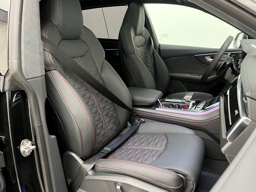 Thumbnail: 2026 Audi RS Q8 - 14