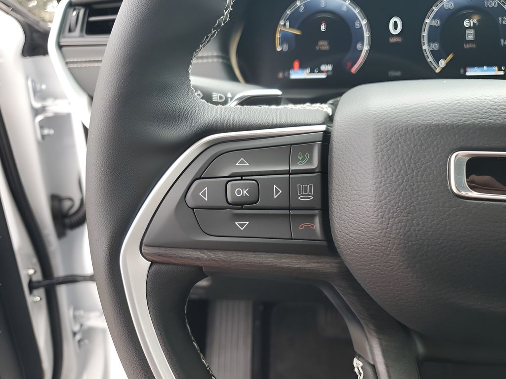 New 2026 White/off-white Jeep Laredo image 33