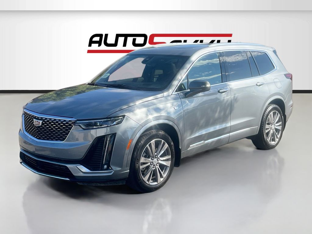 Used 2025 Silver Cadillac Premium Luxury image 3