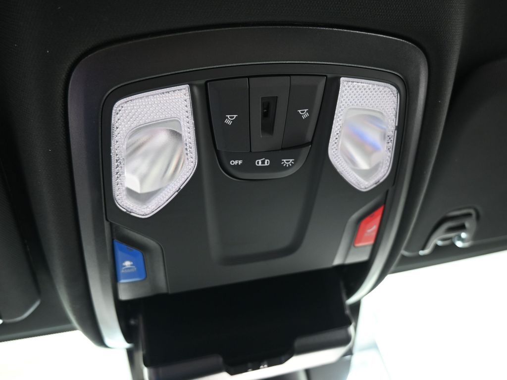 New 2026 Diamond Black Crystal Pearlcoat Ram Tradesman image 24