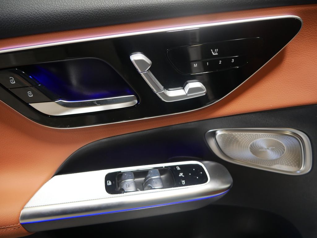 Thumbnail: 2026 Mercedes-Benz GLC - 17