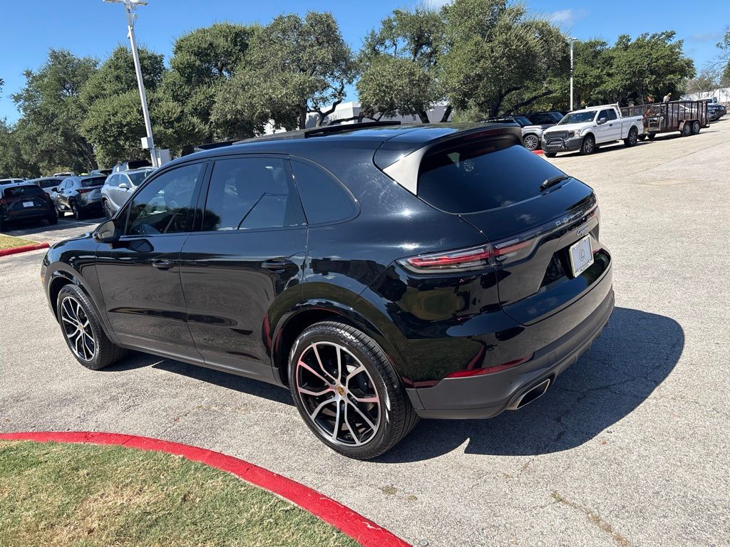 Thumbnail: 2021 Porsche Cayenne - 3