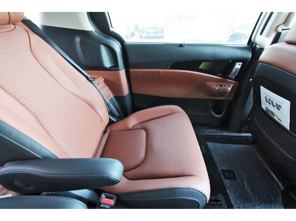 New 2026 Kia Carnival MPV Van