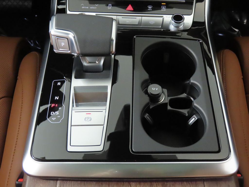 Thumbnail: 2026 Audi Q8 - 22