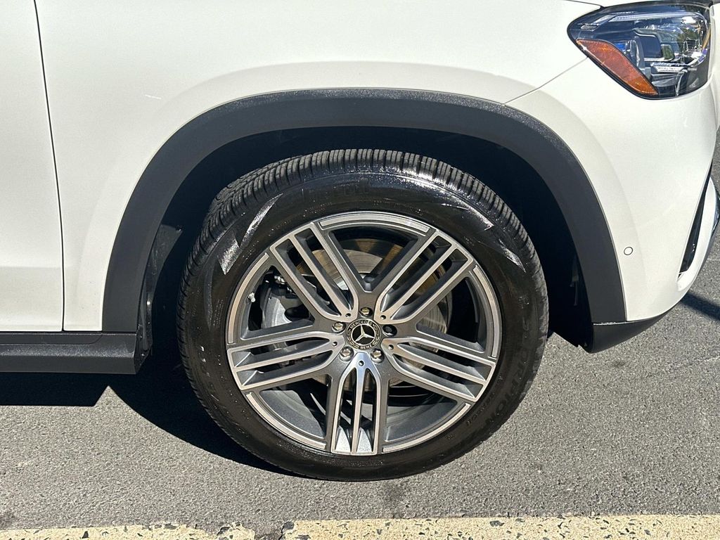 Thumbnail: 2024 Mercedes-Benz GLS - 17