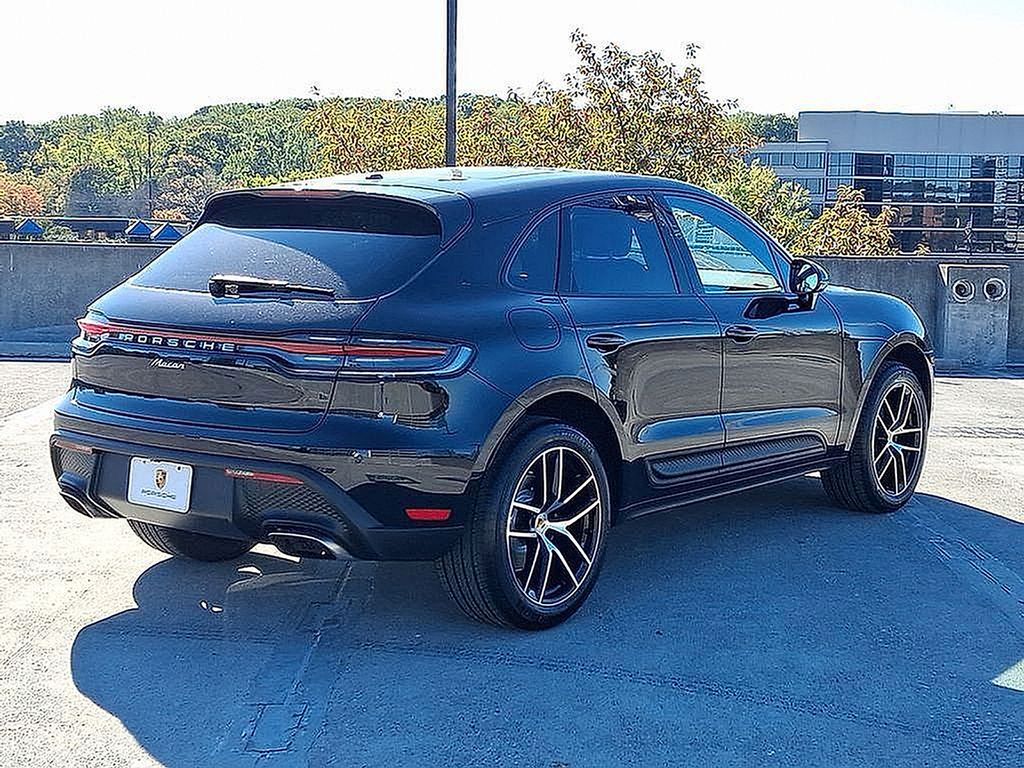 Thumbnail: 2025 Porsche Macan - 7