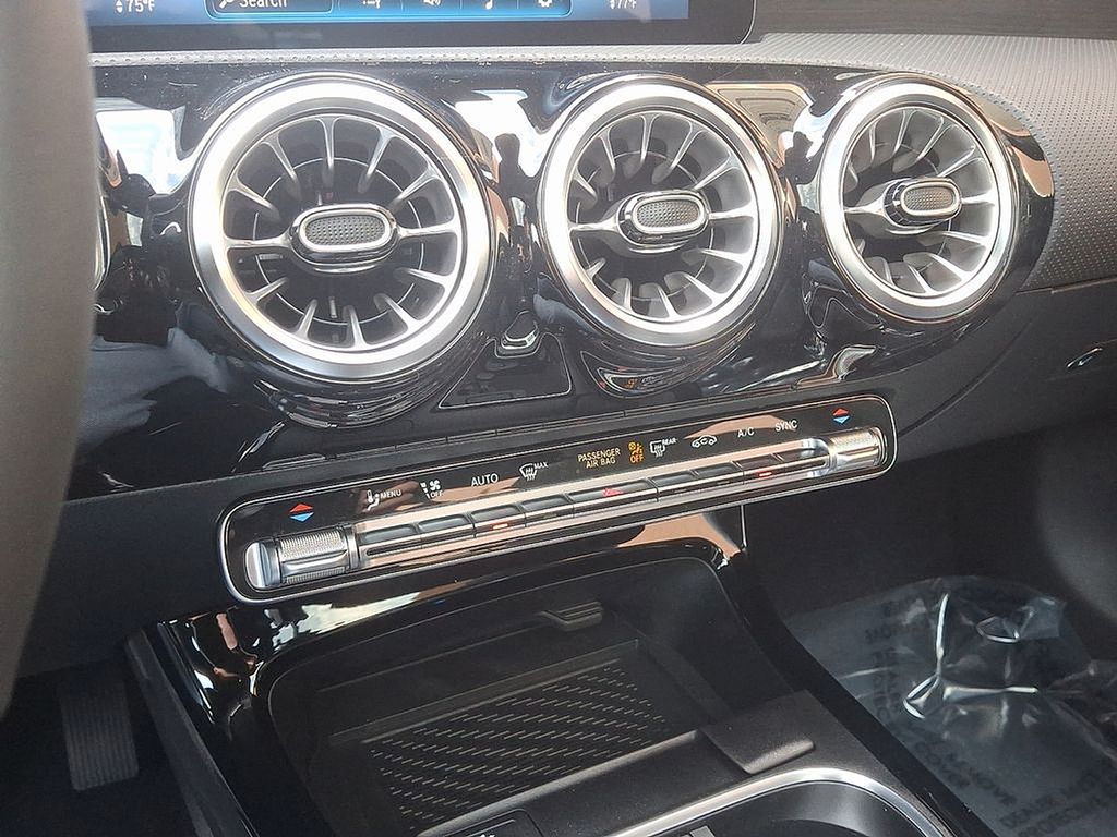 Thumbnail: 2025 Mercedes-Benz CLA - 13