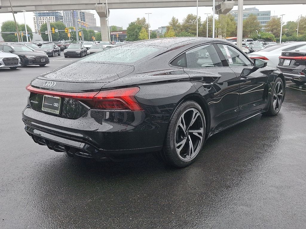 Thumbnail: 2022 Audi e-tron GT - 4