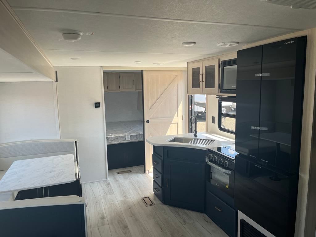 2025 White Prime Time Avenger 27DBS Travel Trailer