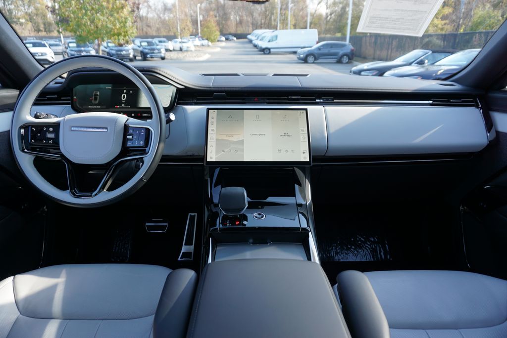 Thumbnail: 2025 Land Rover Range Rover Sport - 17