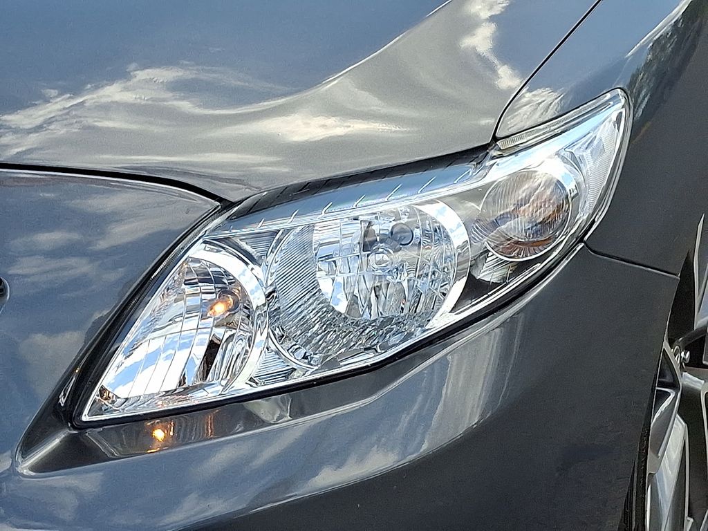 Thumbnail: 2010 Toyota Corolla - 9