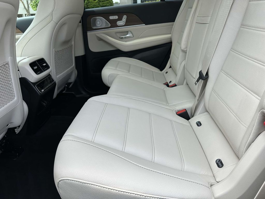 2022 Mercedes-Benz GLS 450 4MATIC 25
