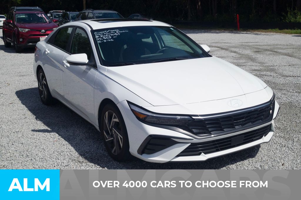 Used 2024 White Hyundai SEL image 2