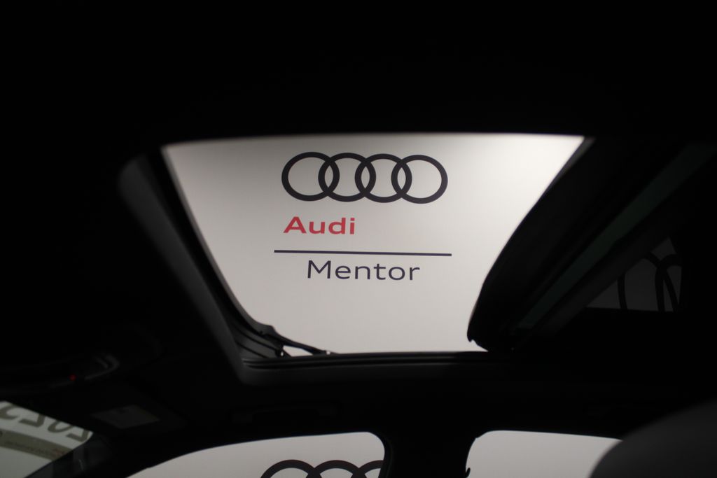 Thumbnail: 2023 Audi SQ5 - 13