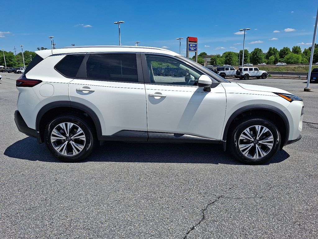 2023 Nissan Rogue — photo 8