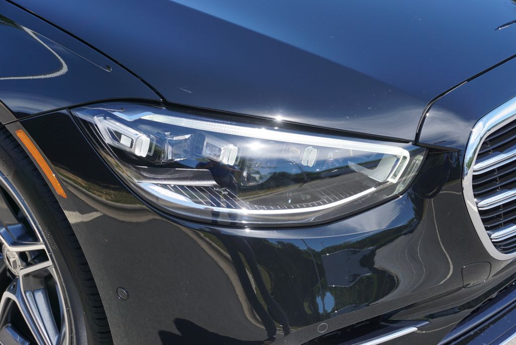 Thumbnail: 2024 Mercedes-Benz S-Class - 10