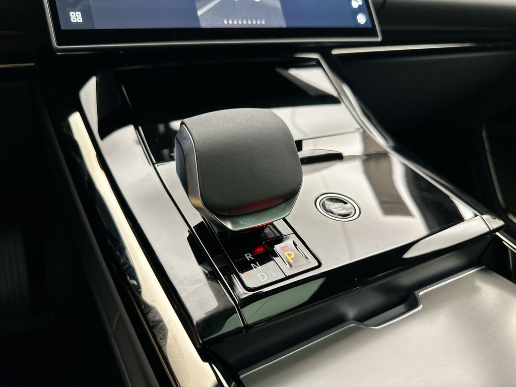 Thumbnail: 2027 Land Rover Range Rover Sport - 12