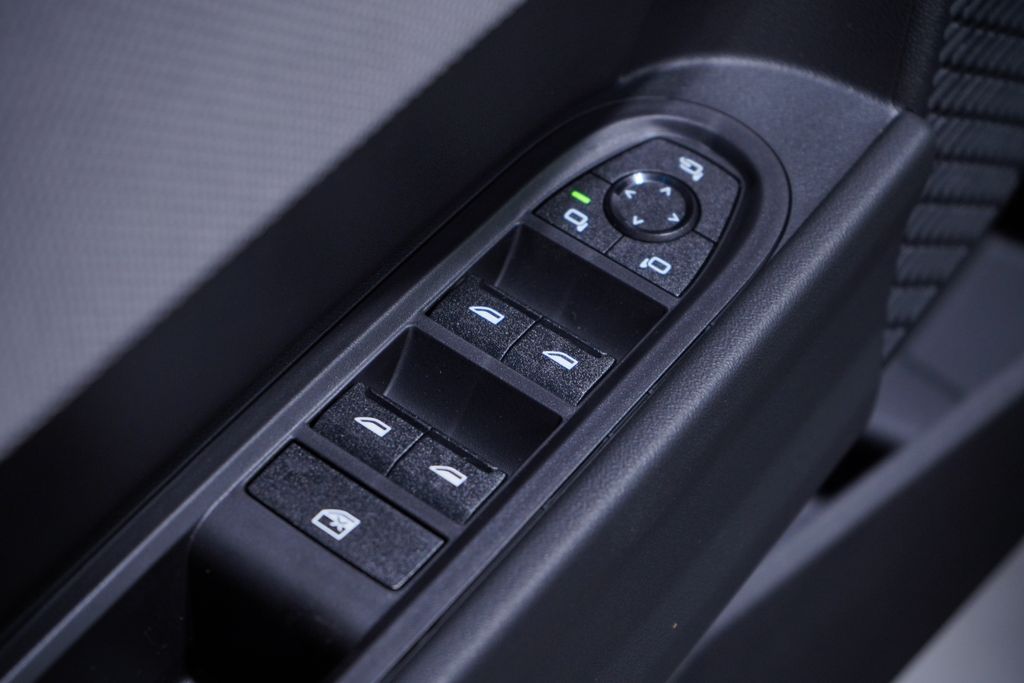 Thumbnail: 2025 MINI Cooper - 17