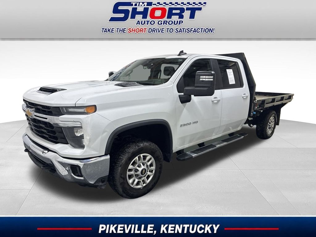 Summit White 2024 Chevrolet Silverado 2500HD Pickup Truck Four-Wheel Drive Automatic