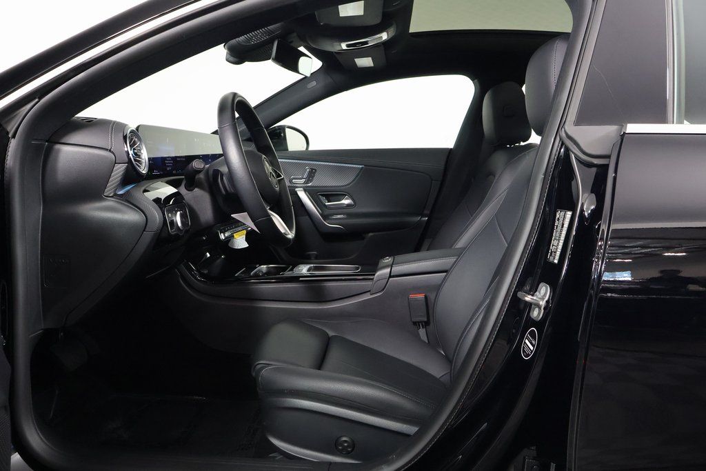 Thumbnail: 2025 Mercedes-Benz CLA - 10