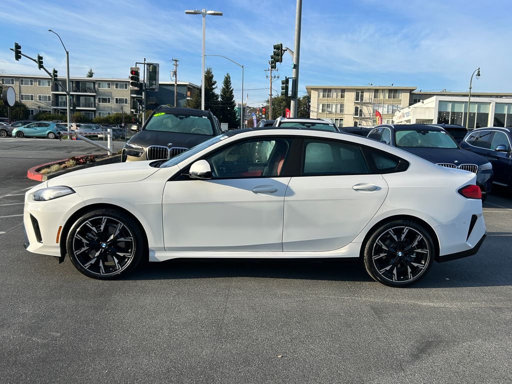 Thumbnail: 2026 BMW 2 Series - 2