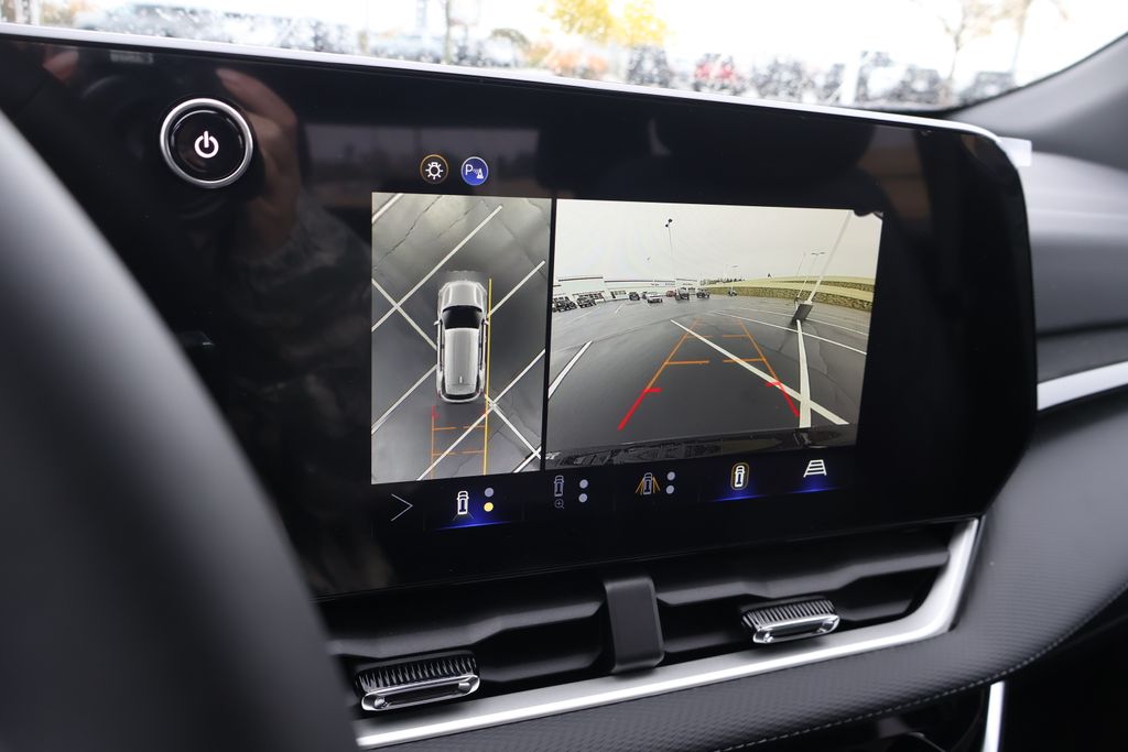 Thumbnail: 2026 Chevrolet Equinox - 26