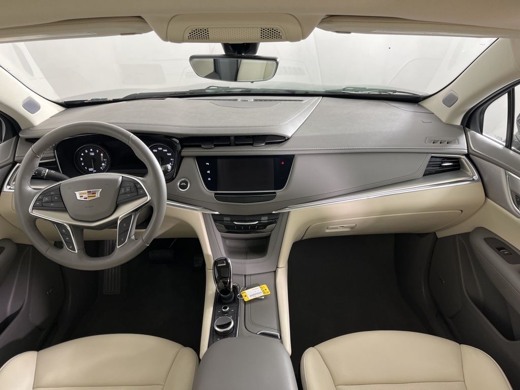 Thumbnail: 2020 Cadillac XT5 - 16