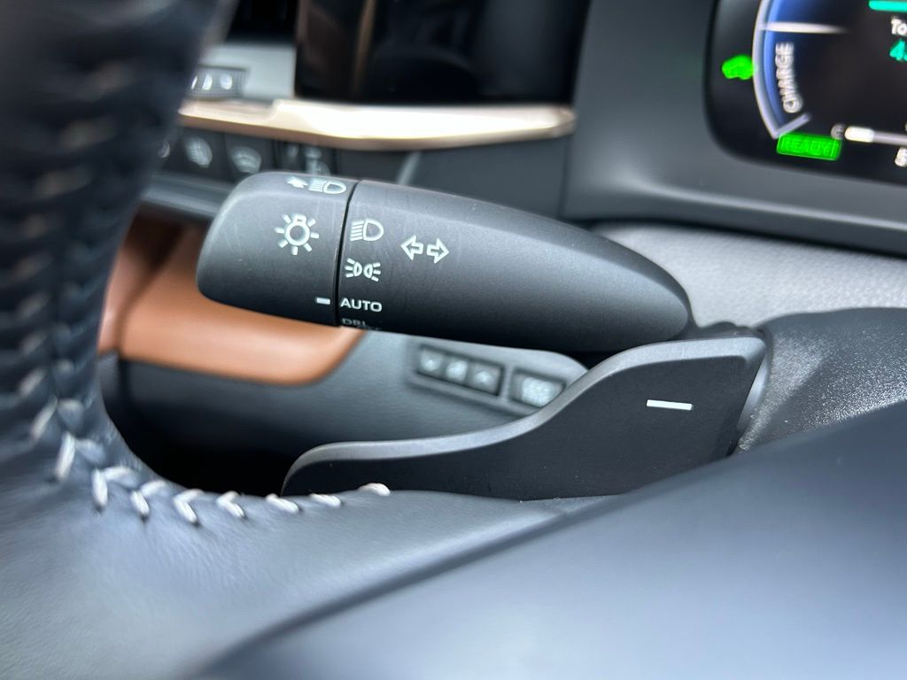 Thumbnail: 2025 Toyota Crown Signia - 23