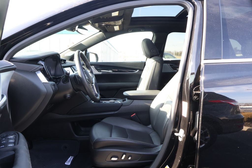 Thumbnail: 2025 Cadillac XT5 - 13