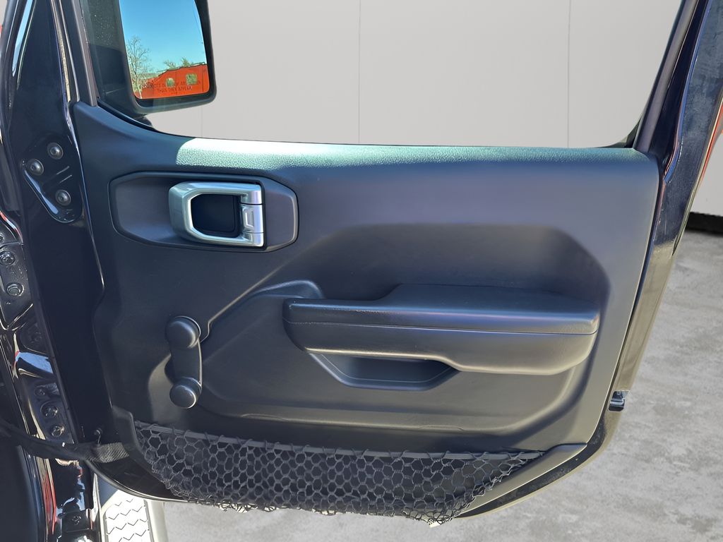 Used 2021 Black Jeep Unlimited Sport image 13
