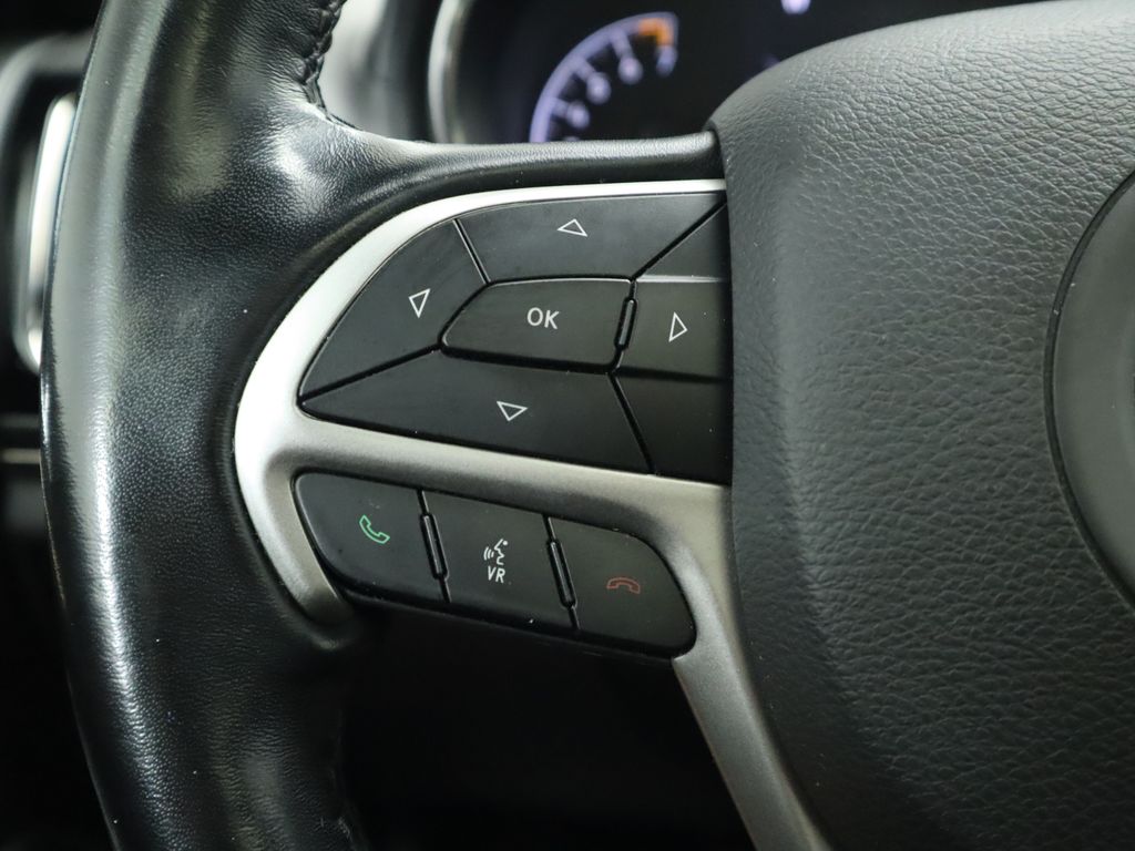 Thumbnail: 2020 Jeep Grand Cherokee - 11