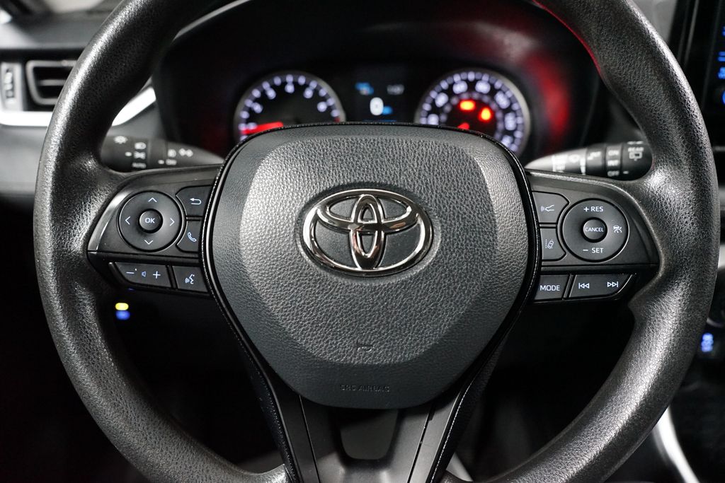 Thumbnail: 2021 Toyota RAV4 - 12