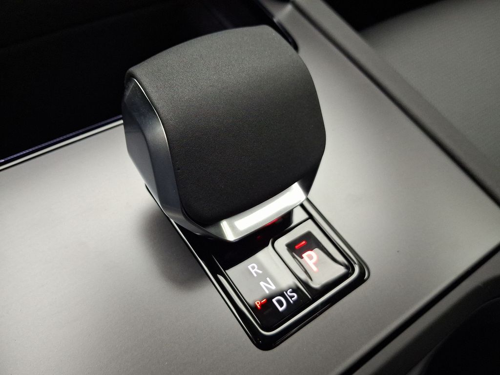 2025 Land Rover Discovery Sport S 9