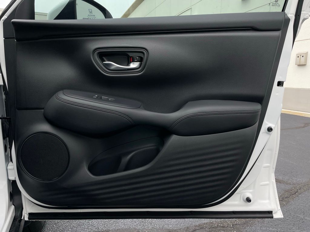 2025 Honda HR-V LX 28